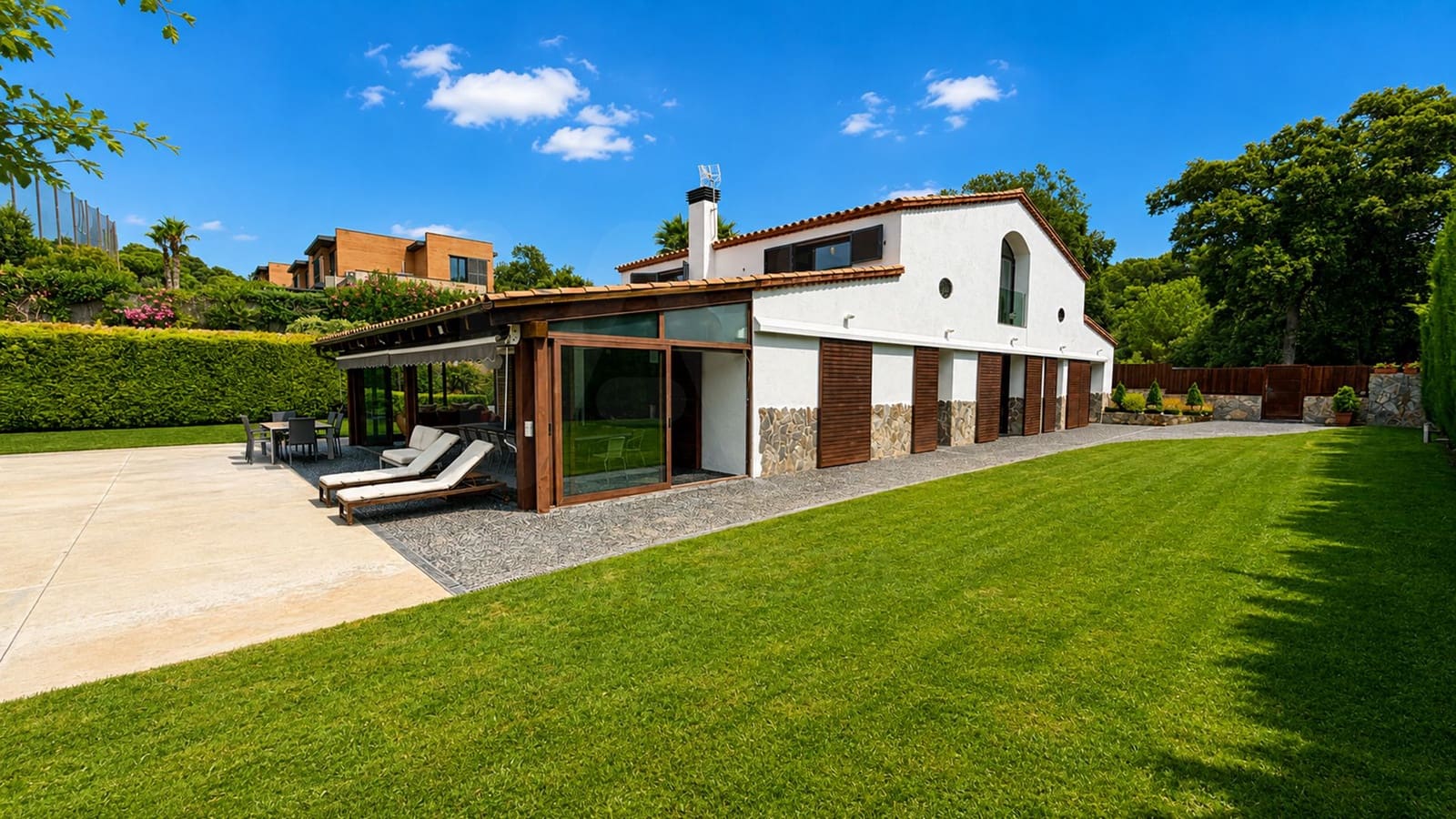 6 bedroom Townhouse for sale in Sant Vicenc de Montalt with pool garage - € 1,195,000 (Ref: 10026666)