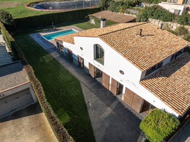6 quarto Casa em Banda para venda em Sant Vicenç de Montalt com piscina garagem - 1 195 000 € (Ref: 10026666)