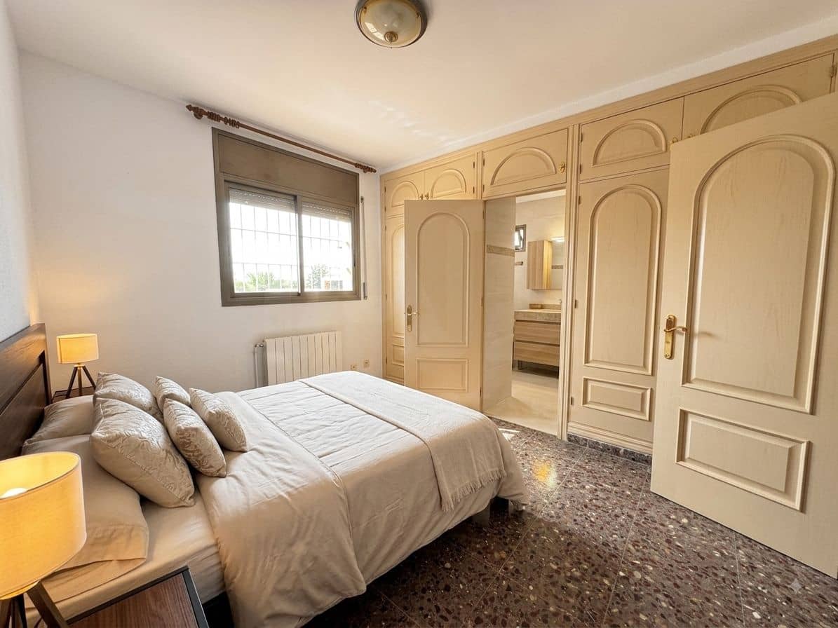 3 sypialnia Dom na sprzedaż w Vilanova i la Geltru z basenem garażem - 1 200 000 € (Ref: 10026670)