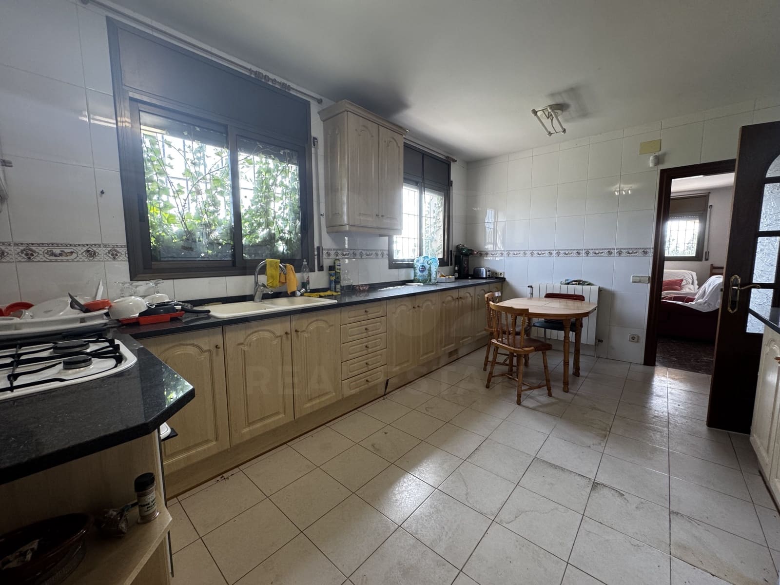 3 sypialnia Dom na sprzedaż w Vilanova i la Geltru z basenem garażem - 1 200 000 € (Ref: 10026670)