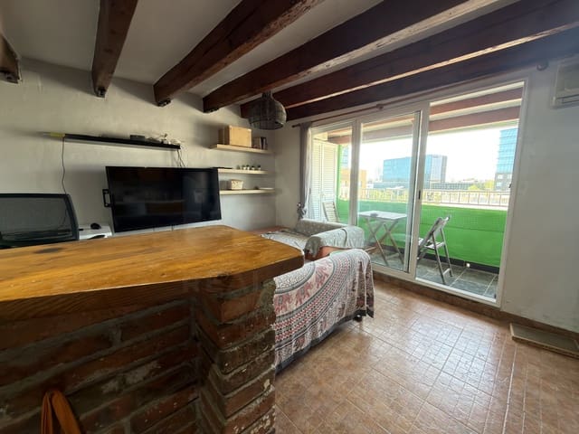 1 soveværelse Penthouse til salg i El Poblenou, Barcelona by - € 239.000 (Ref: 10026672)