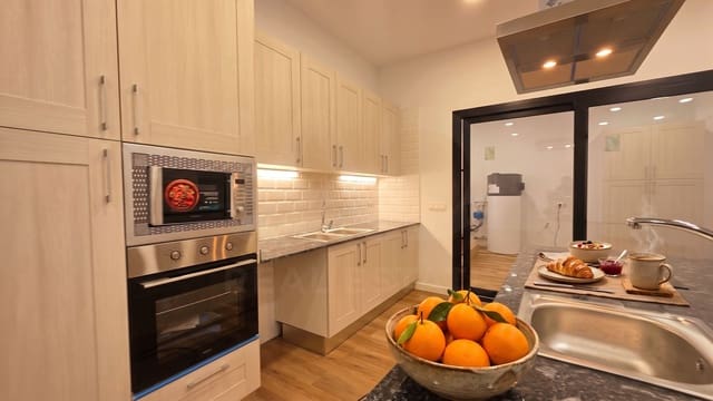 3 soveværelse Lejlighed til salg i Girona by - € 395.000 (Ref: 10026675)