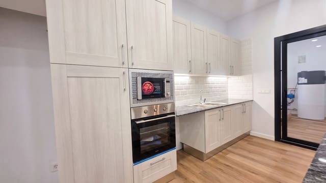 3 soveværelse Lejlighed til salg i Girona by - € 395.000 (Ref: 10026675)