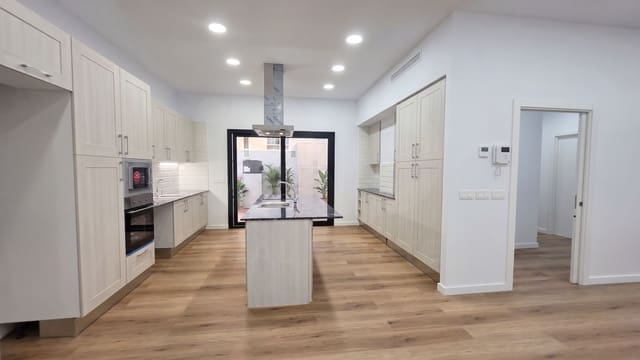 3 soveværelse Lejlighed til salg i Girona by - € 395.000 (Ref: 10026675)