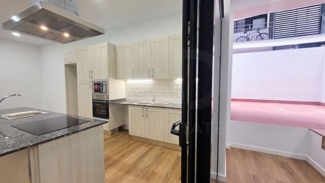 3 soveværelse Lejlighed til salg i Girona by - € 395.000 (Ref: 10026675)