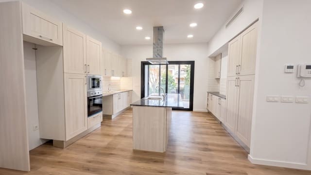 3 soveværelse Lejlighed til salg i Girona by - € 395.000 (Ref: 10026675)
