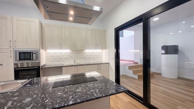 3 soveværelse Lejlighed til salg i Girona by - € 395.000 (Ref: 10026675)
