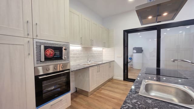 3 soveværelse Lejlighed til salg i Girona by - € 395.000 (Ref: 10026675)