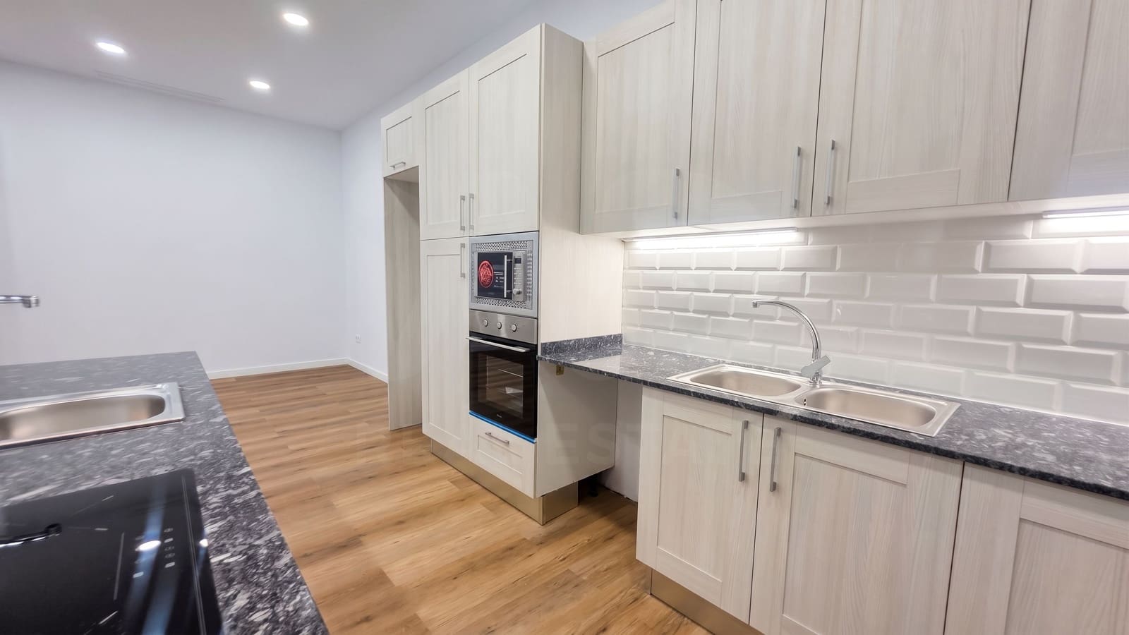 3 soveværelse Lejlighed til salg i Girona by - € 395.000 (Ref: 10026675)