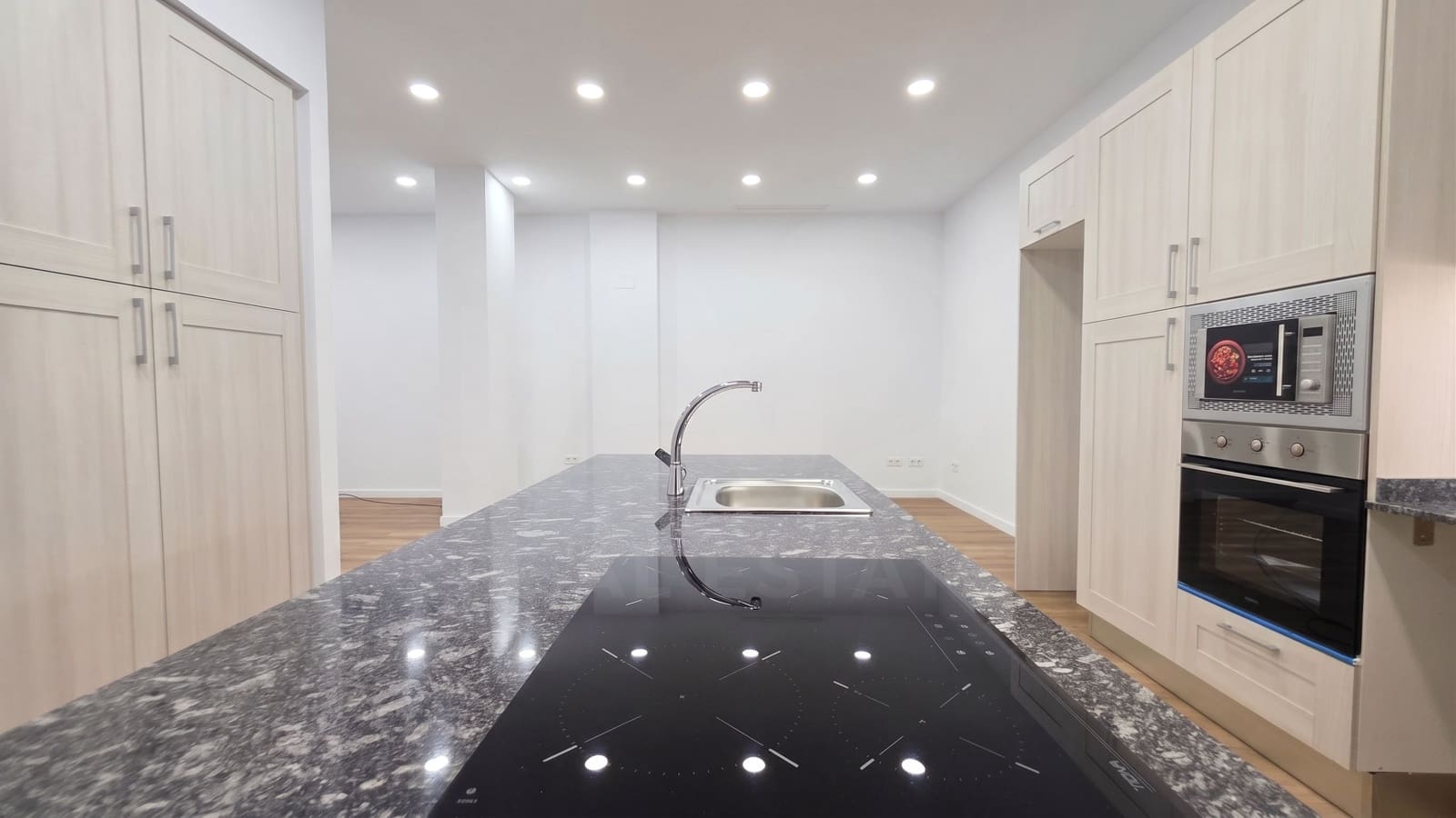 3 soveværelse Lejlighed til salg i Girona by - € 395.000 (Ref: 10026675)