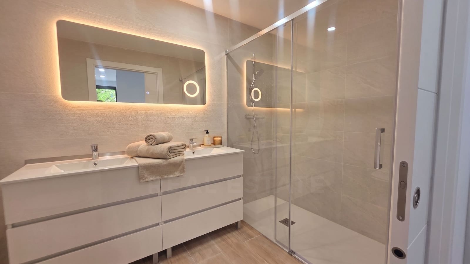 3 soveværelse Lejlighed til salg i Girona by - € 395.000 (Ref: 10026675)