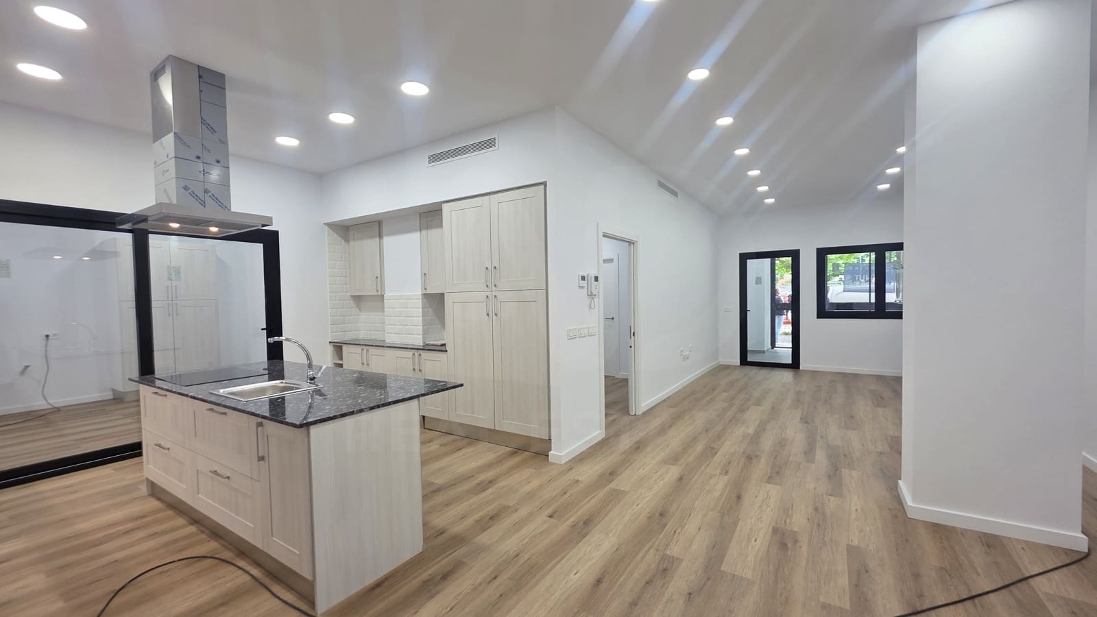 3 soveværelse Lejlighed til salg i Girona by - € 395.000 (Ref: 10026675)