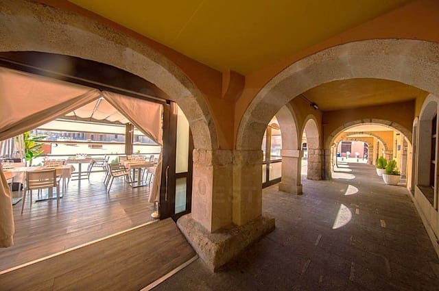 Local Comercial de 34 habitaciones en Ponferrada en venta - 6.309.975 € (Ref: 10026678)