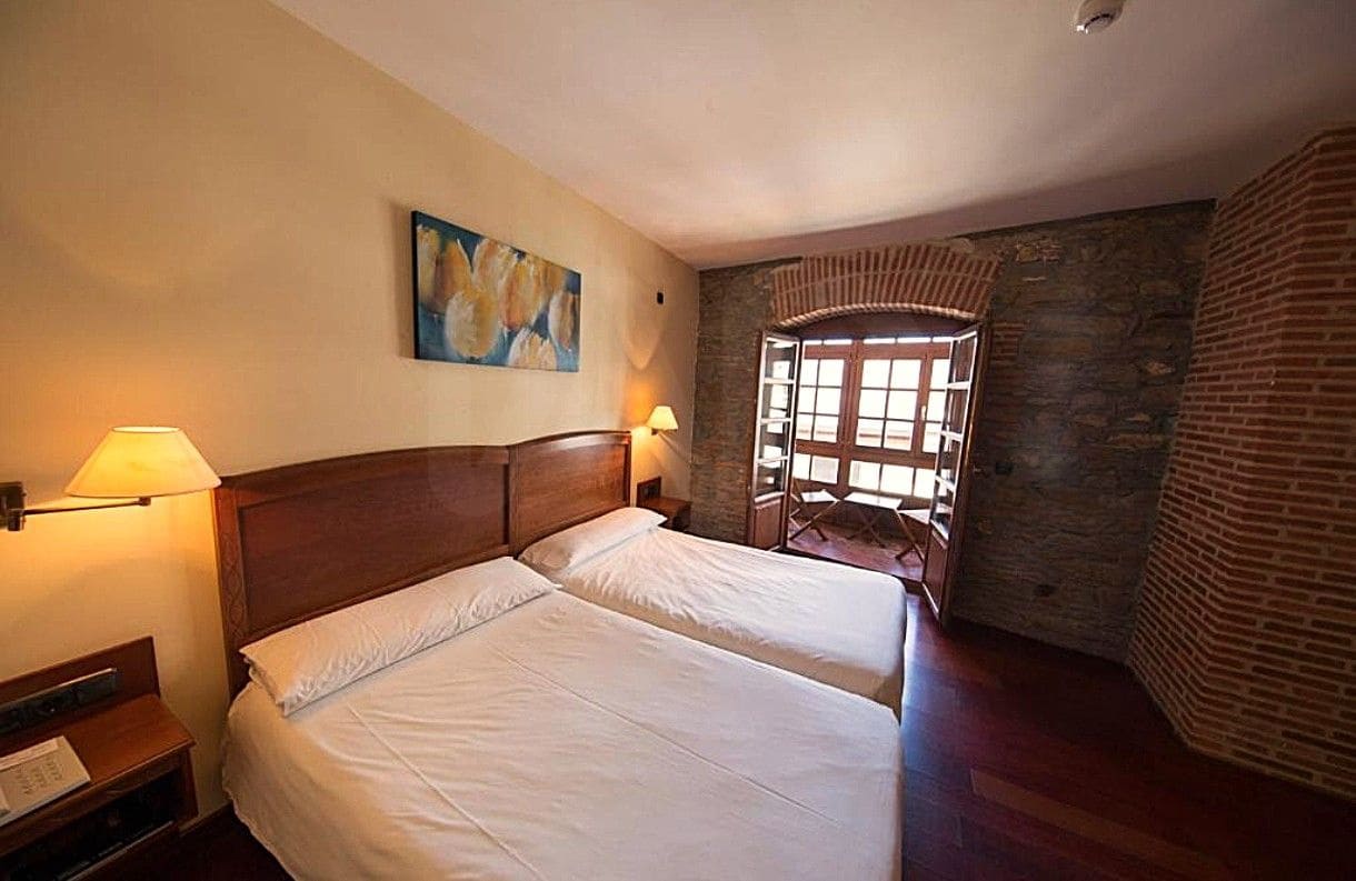 Local Comercial de 34 habitaciones en Ponferrada en venta - 6.309.975 € (Ref: 10026678)
