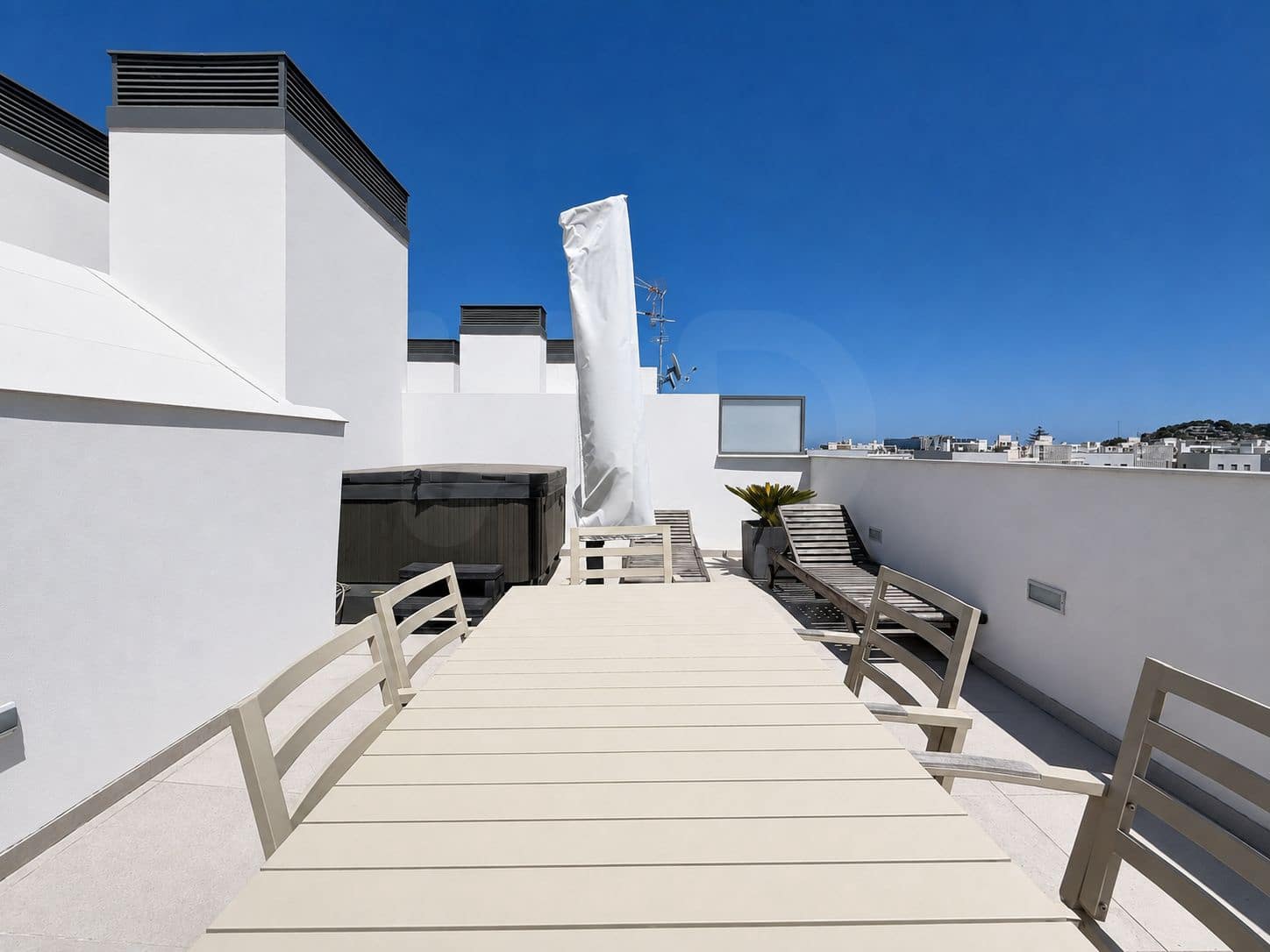 3 bedroom Penthouse for sale in Denia with pool - € 570,000 (Ref: 10026681)