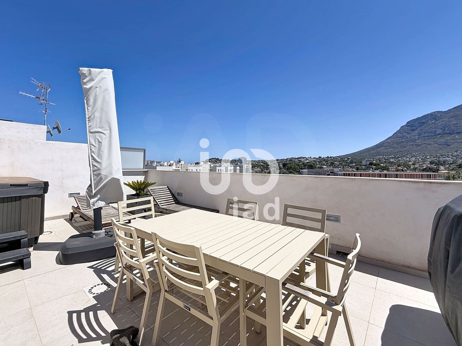 3 bedroom Penthouse for sale in Denia with pool - € 570,000 (Ref: 10026681)