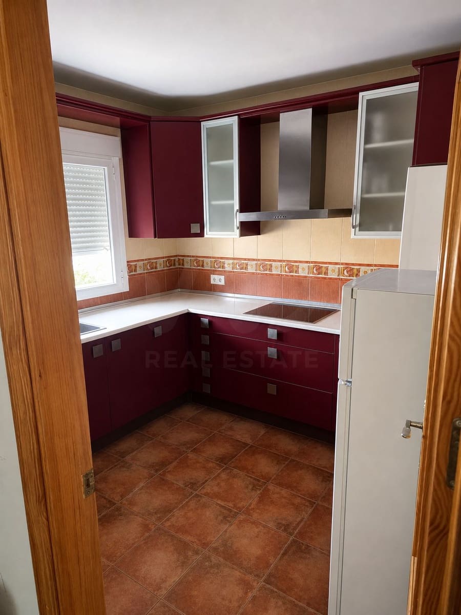 5 bedroom Villa for sale in Cardiel de los Montes with pool garage - € 210,000 (Ref: 10026682)