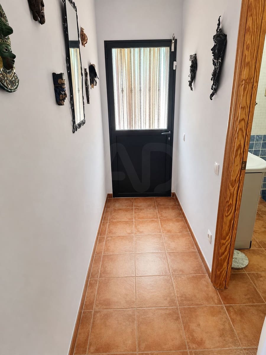 5 bedroom Villa for sale in Cardiel de los Montes with pool garage - € 210,000 (Ref: 10026682)