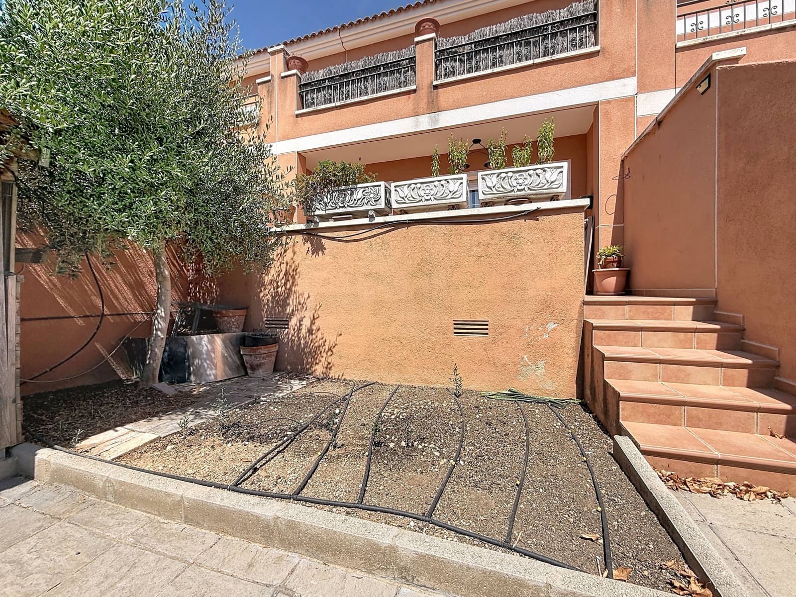 4 makuuhuone Rivitalo myytävänä paikassa Sant Jaume dels Domenys - 265 000 € (Ref: 10027621)