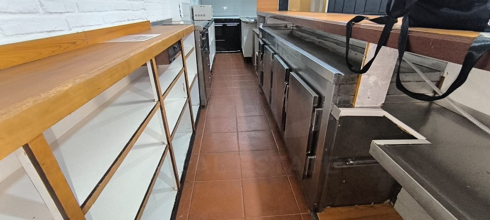 Kaupallinen myytävänä paikassa Naron - 42 000 € (Ref: 10027622)