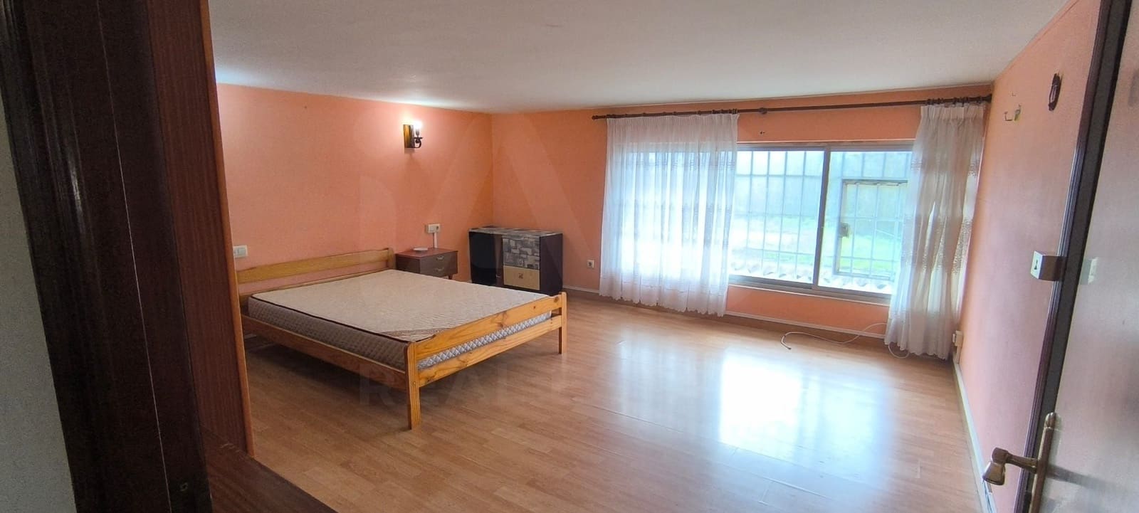 Kaupallinen myytävänä paikassa Naron - 42 000 € (Ref: 10027622)