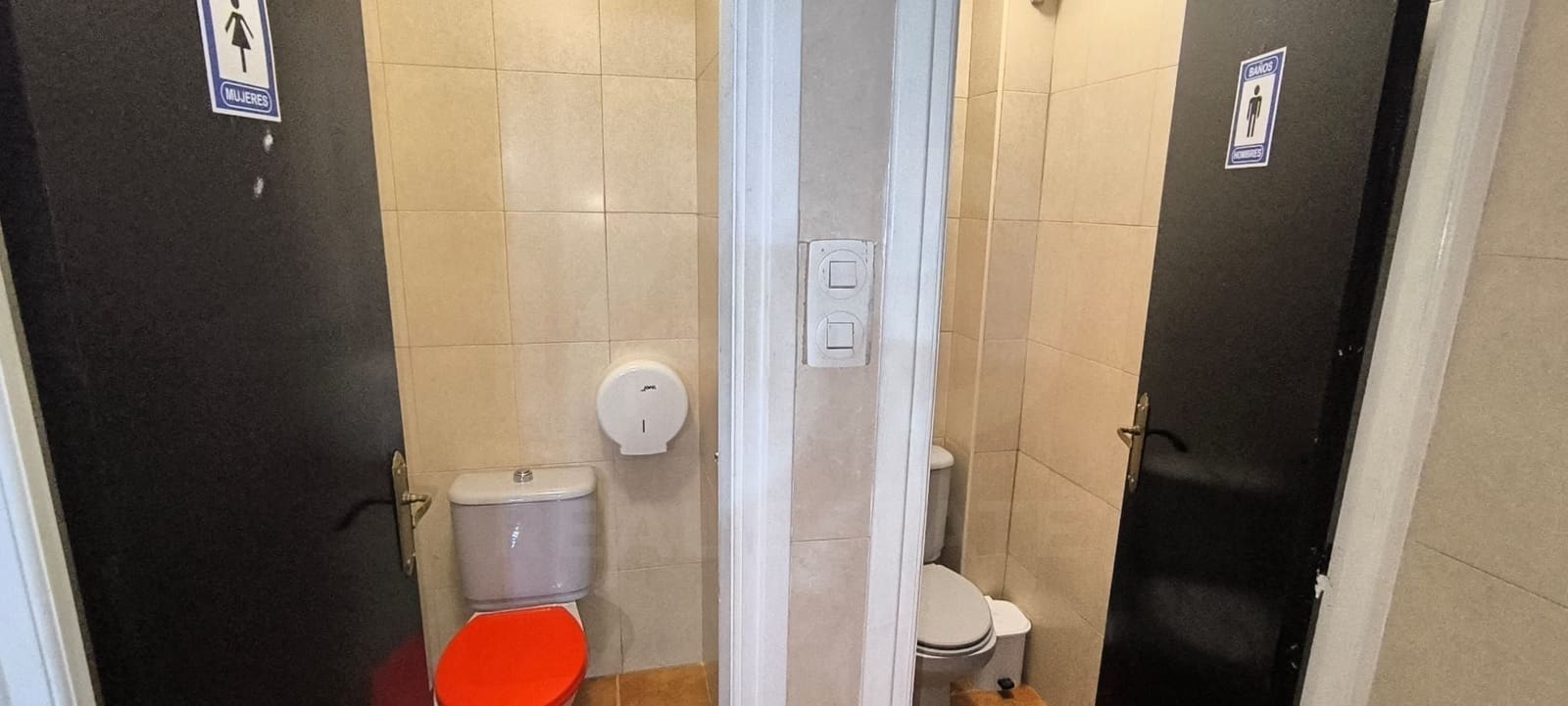 Kaupallinen myytävänä paikassa Naron - 42 000 € (Ref: 10027622)