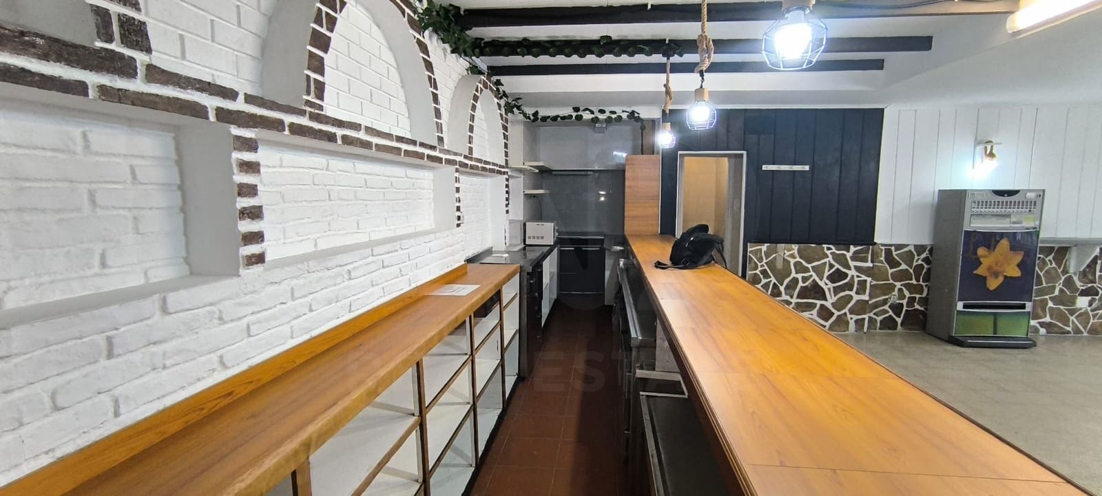 Kaupallinen myytävänä paikassa Naron - 42 000 € (Ref: 10027622)