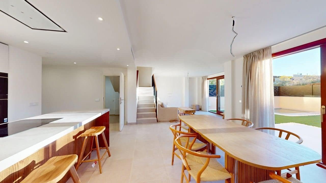 Villa/Maison de 3 chambres à louer à Alaro avec piscine garage - 2 950 € (Ref: 10027686)