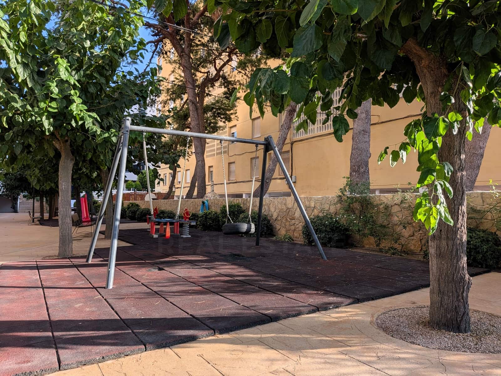 2 quarto Apartamento para arrendar em Benicassim com piscina garagem - 1 100 € (Ref: 10029032)