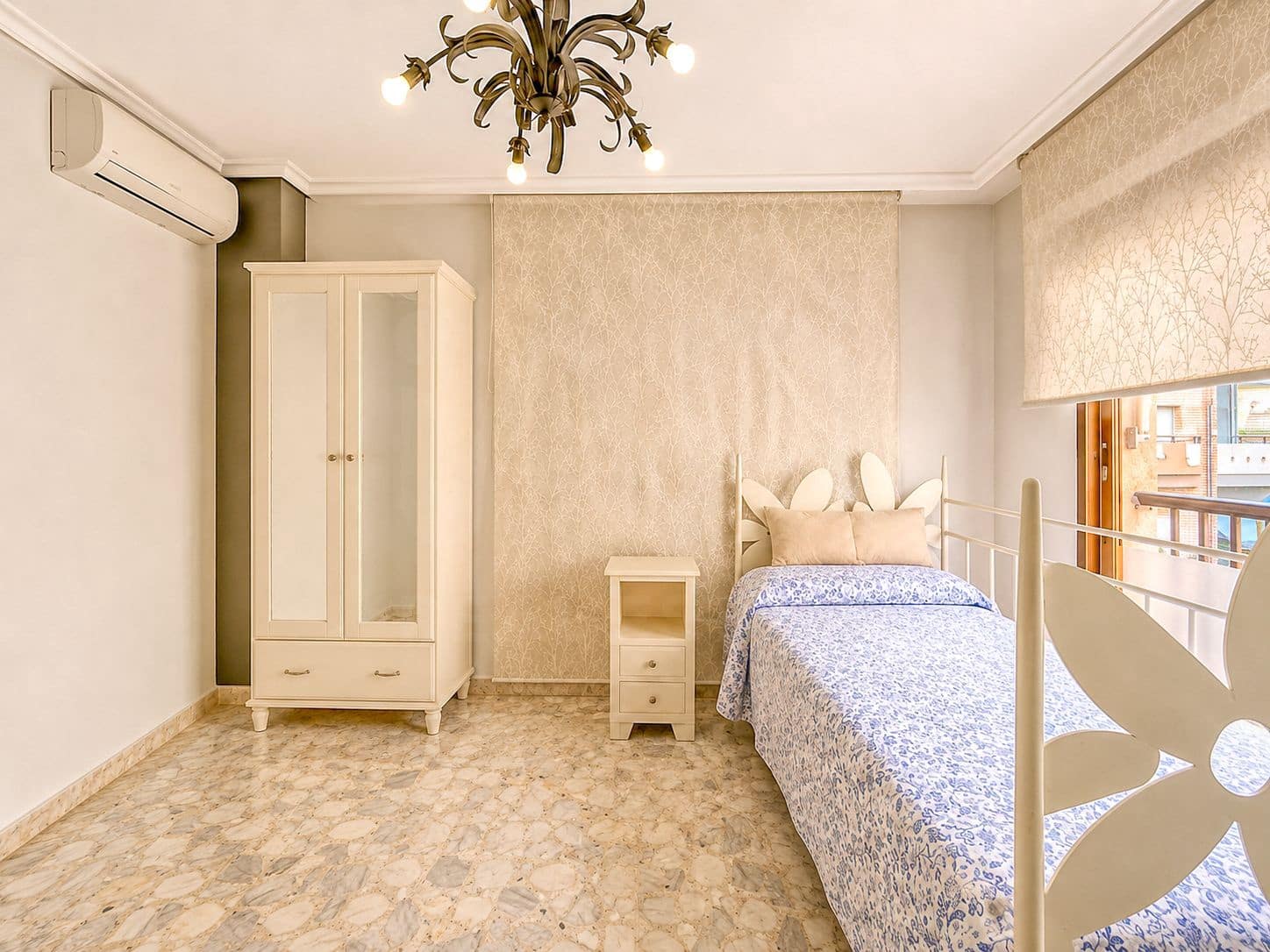 4 Zimmer Apartment zu verkaufen in Alicante / Alacant Stadt - 300.000 € (Ref: 10029443)
