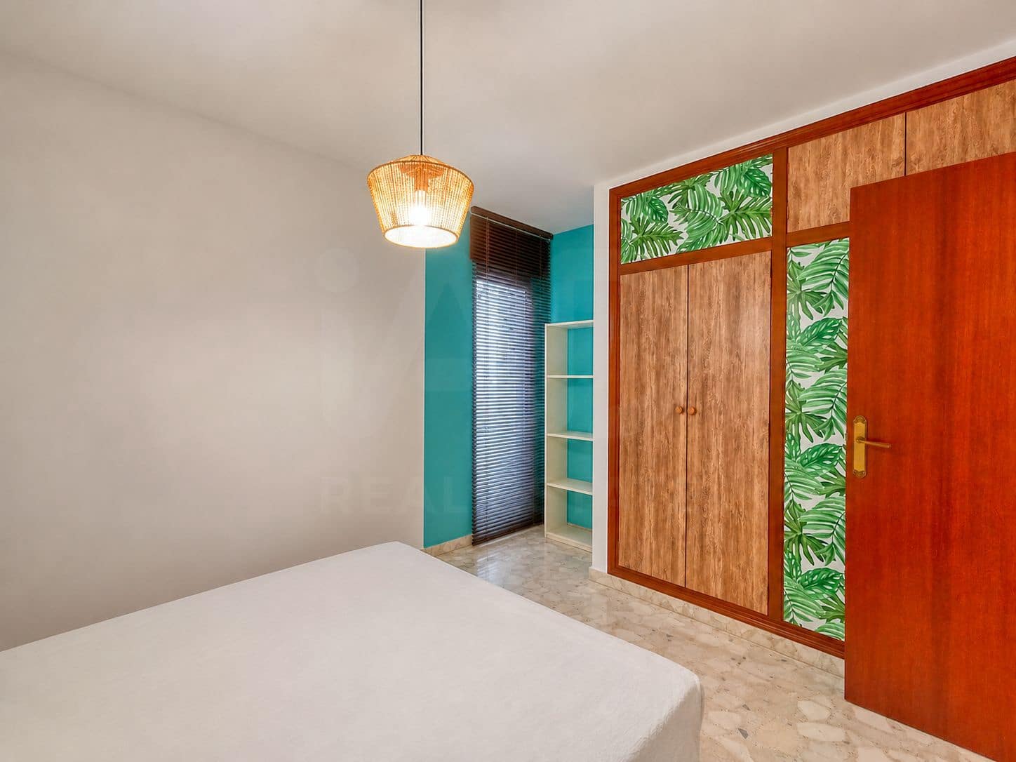 4 Zimmer Apartment zu verkaufen in Alicante / Alacant Stadt - 300.000 € (Ref: 10029443)