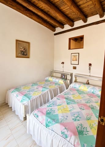 5 Zimmer Haus zu verkaufen in Olombrada mit Garage - 180.000 € (Ref: 10029444)