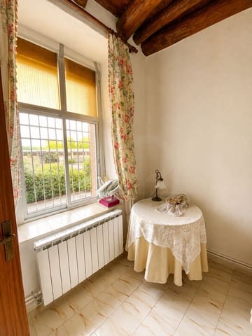 5 Zimmer Haus zu verkaufen in Olombrada mit Garage - 180.000 € (Ref: 10029444)