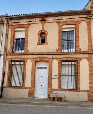 5 Zimmer Haus zu verkaufen in Olombrada mit Garage - 180.000 € (Ref: 10029444)