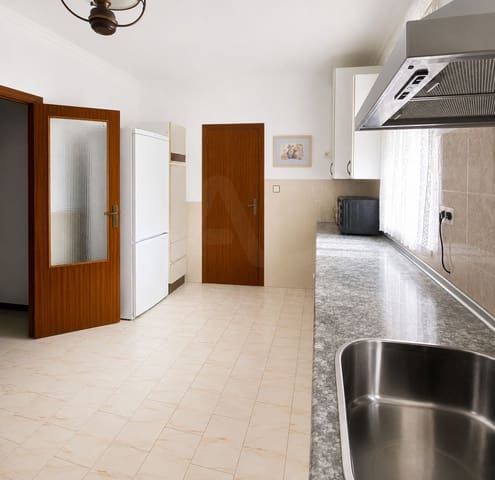 5 Zimmer Haus zu verkaufen in Olombrada mit Garage - 180.000 € (Ref: 10029444)