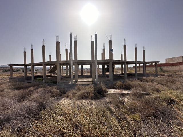 Ubebygd land til salgs i Alicante by - € 250 000 (Ref: 10029691)
