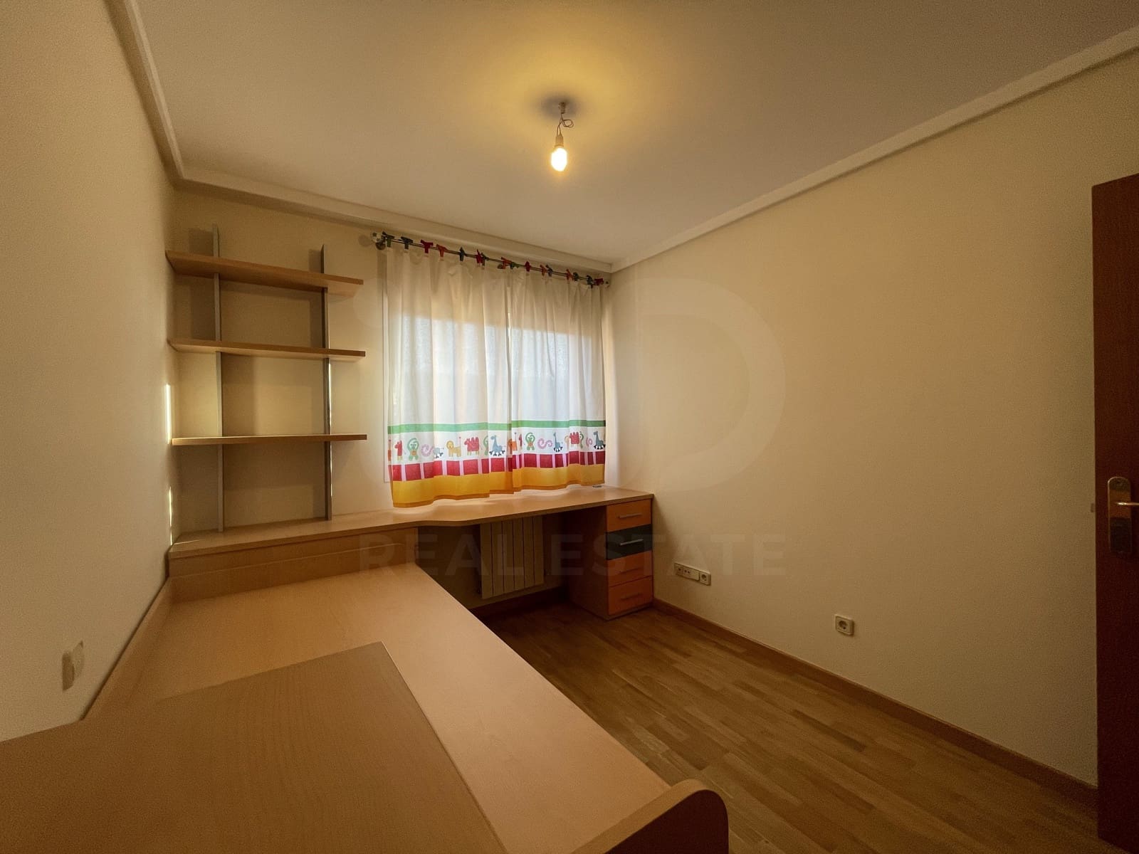 Willa do wynajęcia w Las Rozas de Madrid z basenem garażem - 2 200 € (Ref: 10029693)