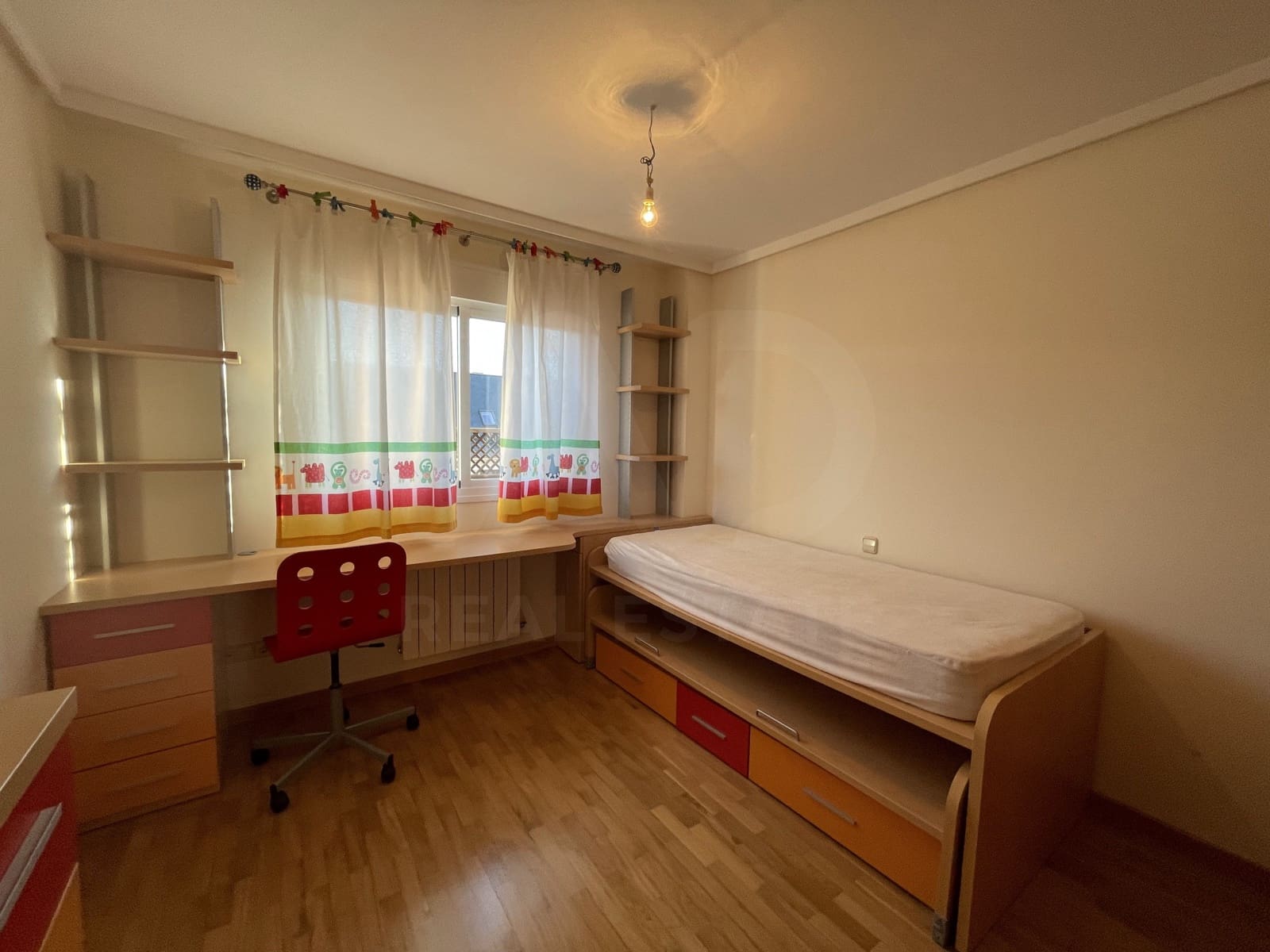 Willa do wynajęcia w Las Rozas de Madrid z basenem garażem - 2 200 € (Ref: 10029693)