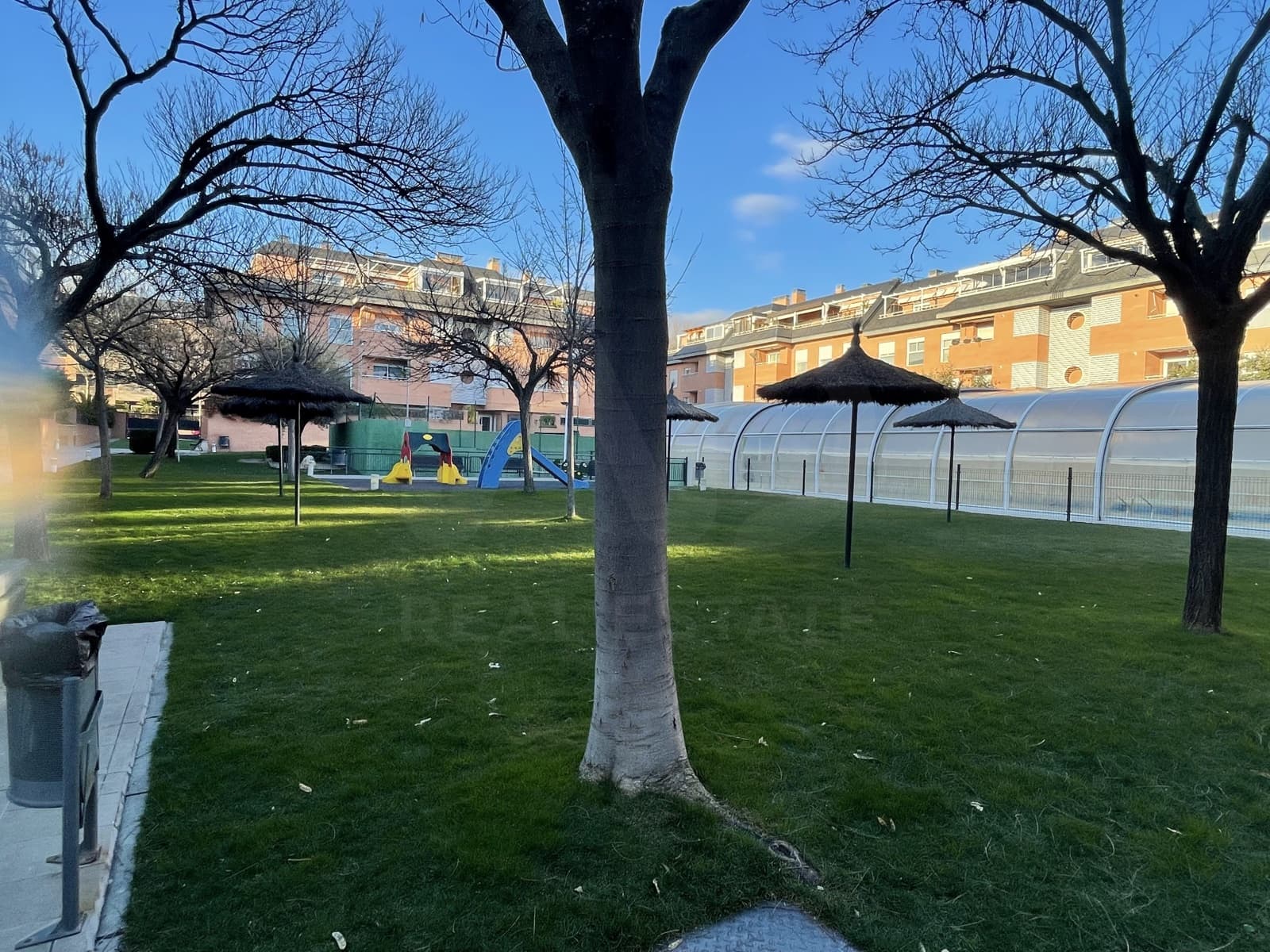 Willa do wynajęcia w Las Rozas de Madrid z basenem garażem - 2 200 € (Ref: 10029693)