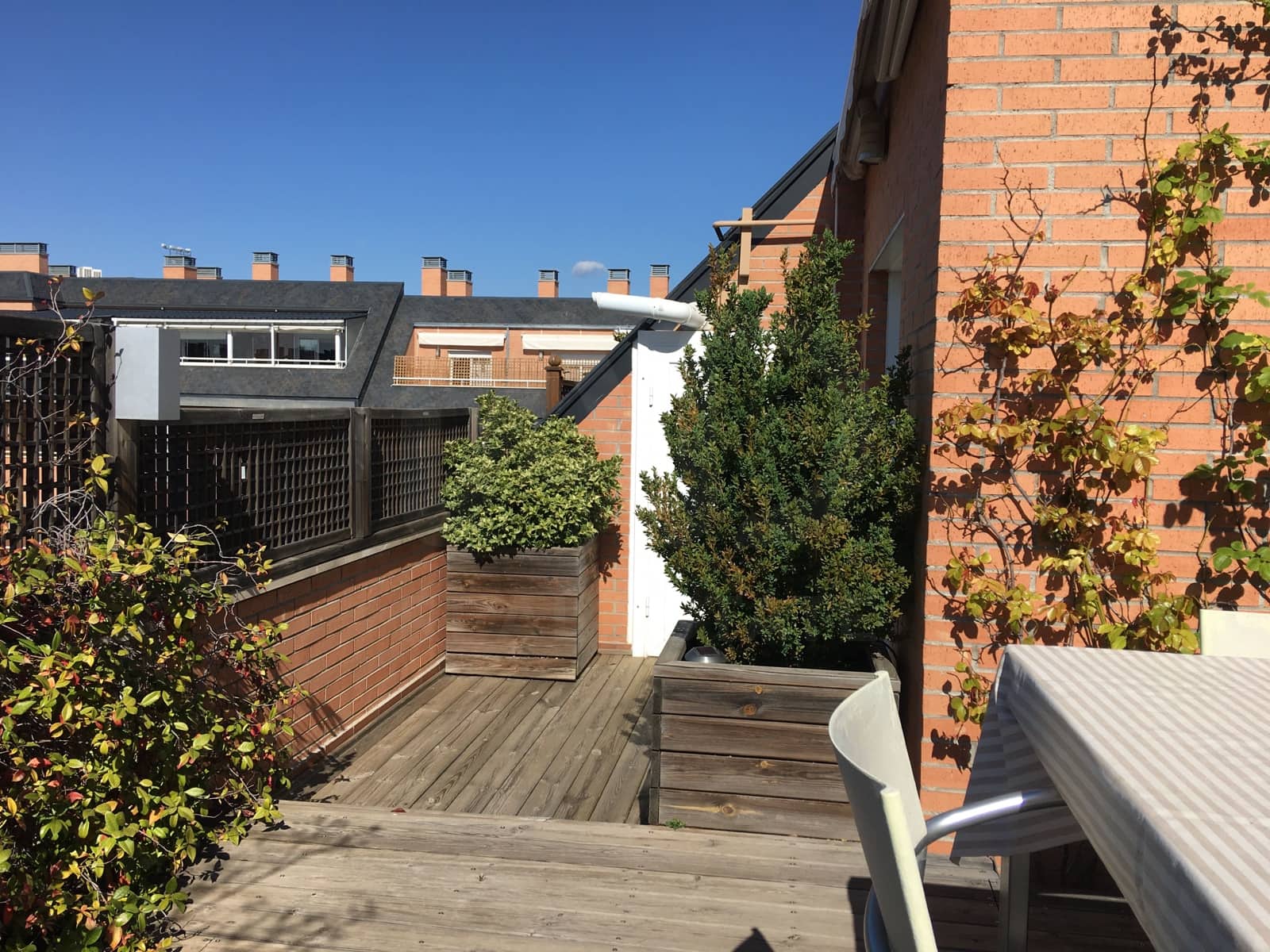 Willa do wynajęcia w Las Rozas de Madrid z basenem garażem - 2 200 € (Ref: 10029693)