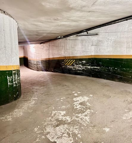 Garage à vendre à Palacio, Madrid ville - 24 900 € (Ref: 10029757)
