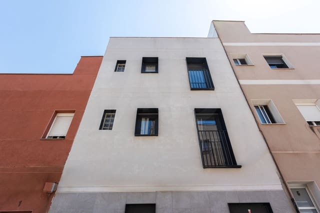 3 slaapkamer Rijtjeshuis te koop in Badalona - € 449.000 (Ref: 10029763)