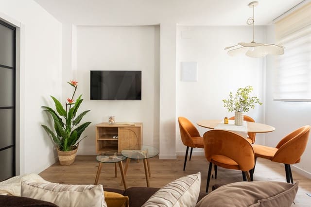 3 slaapkamer Rijtjeshuis te koop in Badalona - € 449.000 (Ref: 10029763)