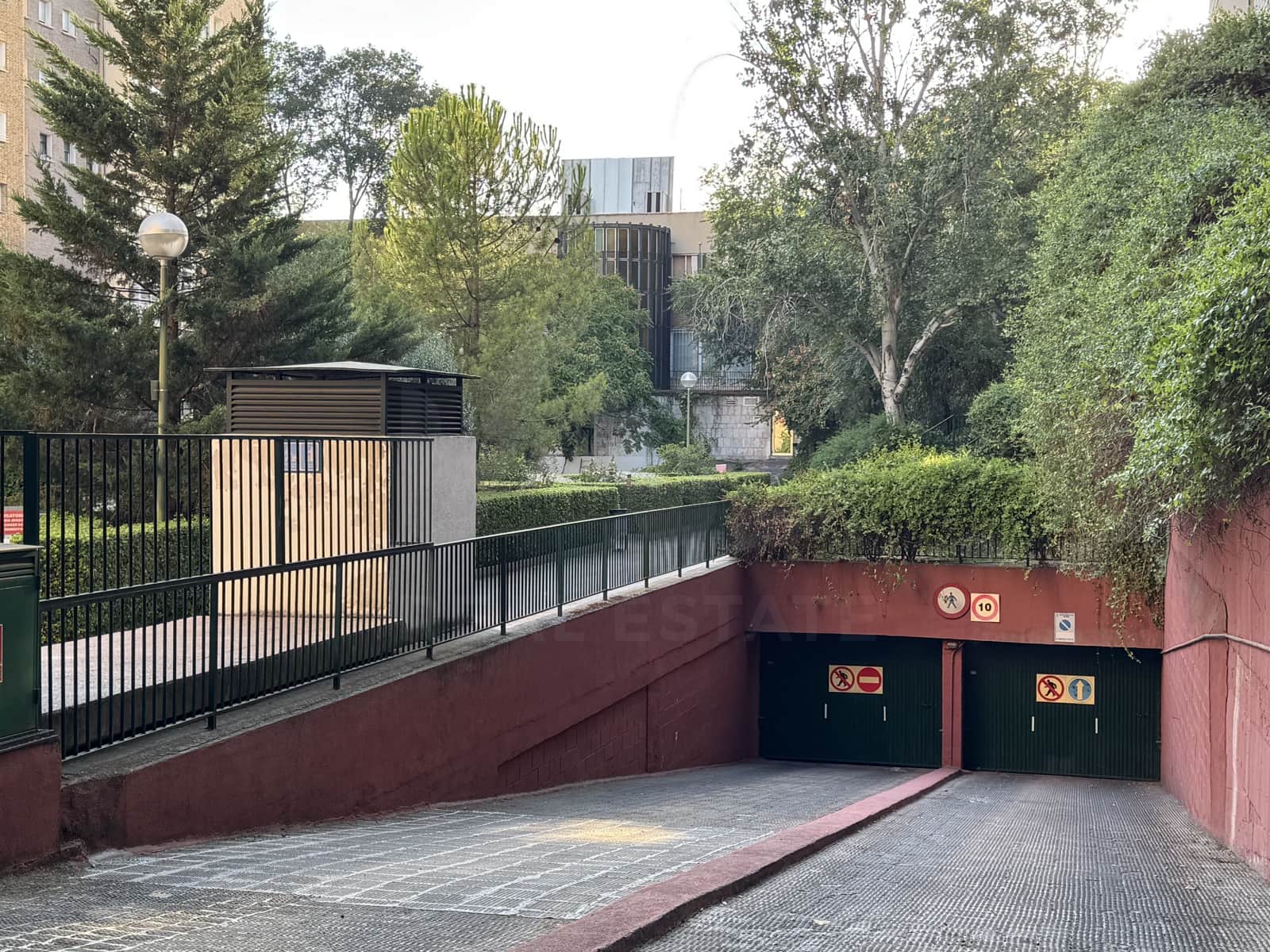 Garage in vendita in Madrid citta - 27.890 € (Rif: 10029768)