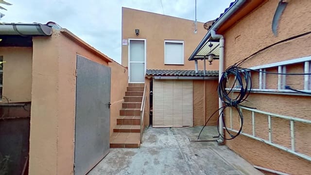 4 bedroom Townhouse for sale in El Montmell with pool garage - € 199,900 (Ref: 10029773)