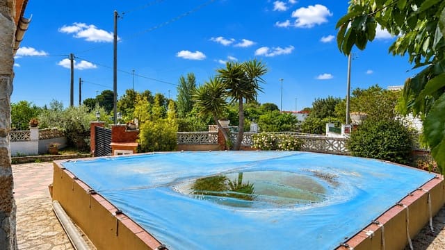 4 bedroom Townhouse for sale in El Montmell with pool garage - € 199,900 (Ref: 10029773)