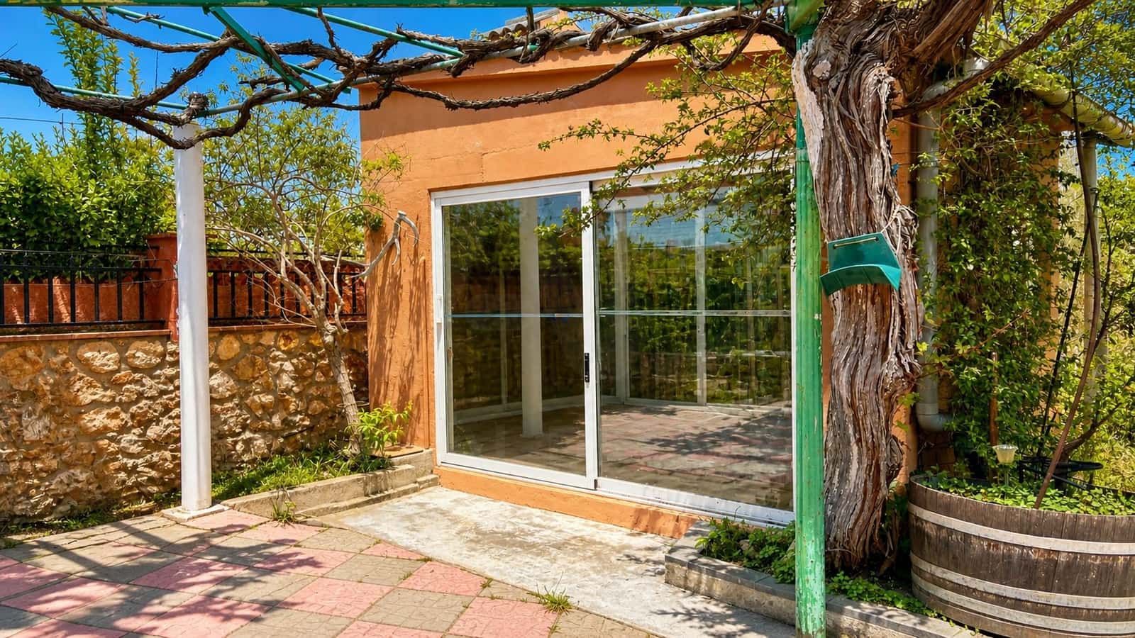 4 bedroom Townhouse for sale in El Montmell with pool garage - € 199,900 (Ref: 10029773)