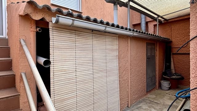 4 bedroom Townhouse for sale in El Montmell with pool garage - € 199,900 (Ref: 10029773)