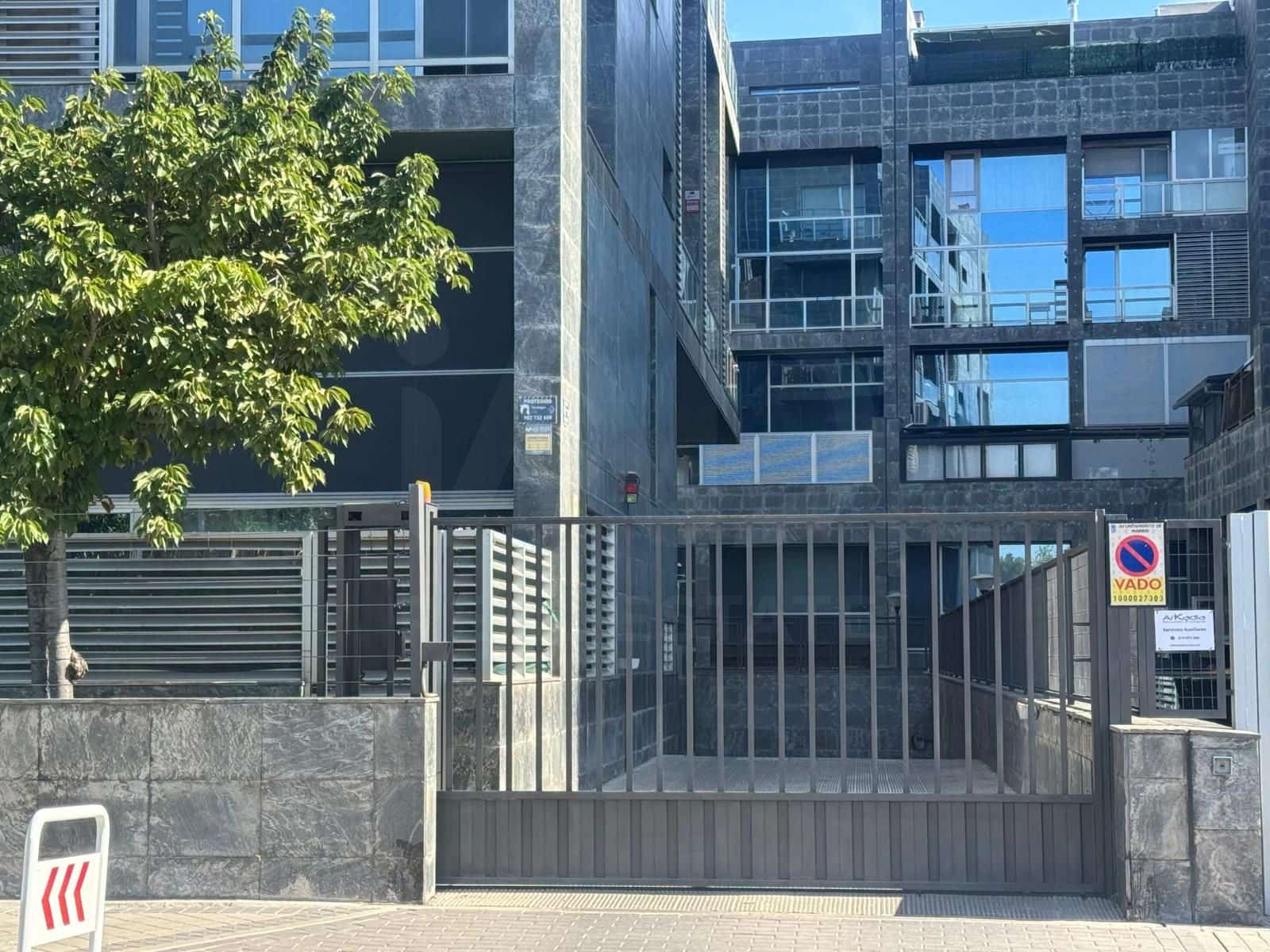 Garage for sale in Madrid city - € 22,950 (Ref: 10029775)