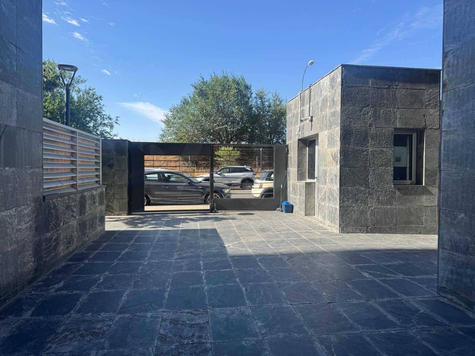 Garage for sale in Madrid city - € 22,950 (Ref: 10029775)